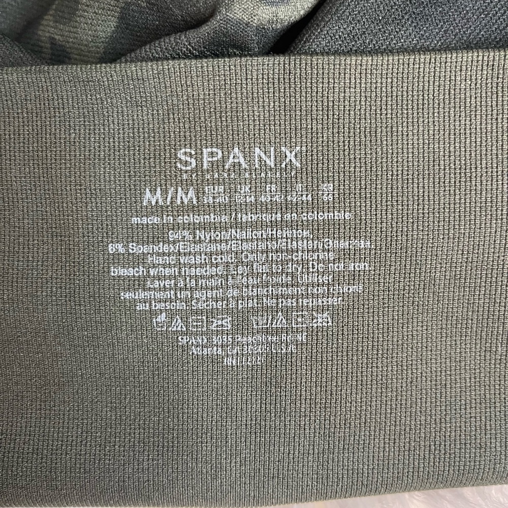 SPANX Look at me Now Camo Leggings - Picture 5 of 8